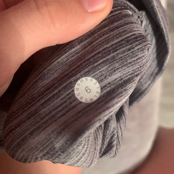 gray leggings with foot holes size 6 - Picture 2 of 4